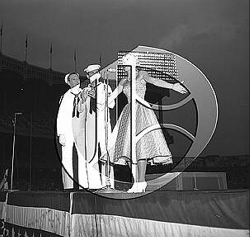 Anchors Away Show at Yankee Stadium55N0190